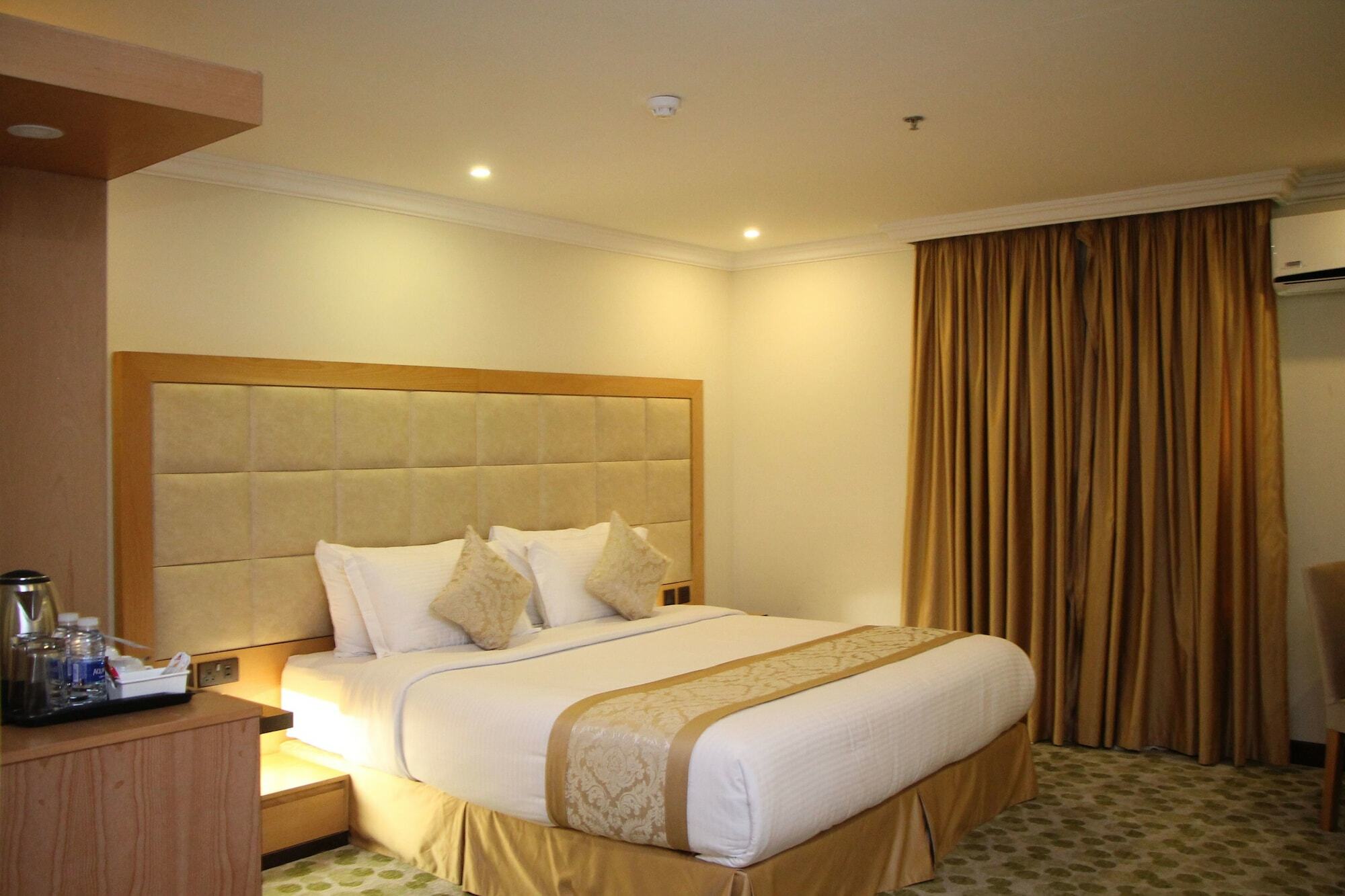 อัล มูฮัยดบ์ เรสซิเดนซ์ อัล จูบัยล์ Hotel Jubail ภายนอก รูปภาพ